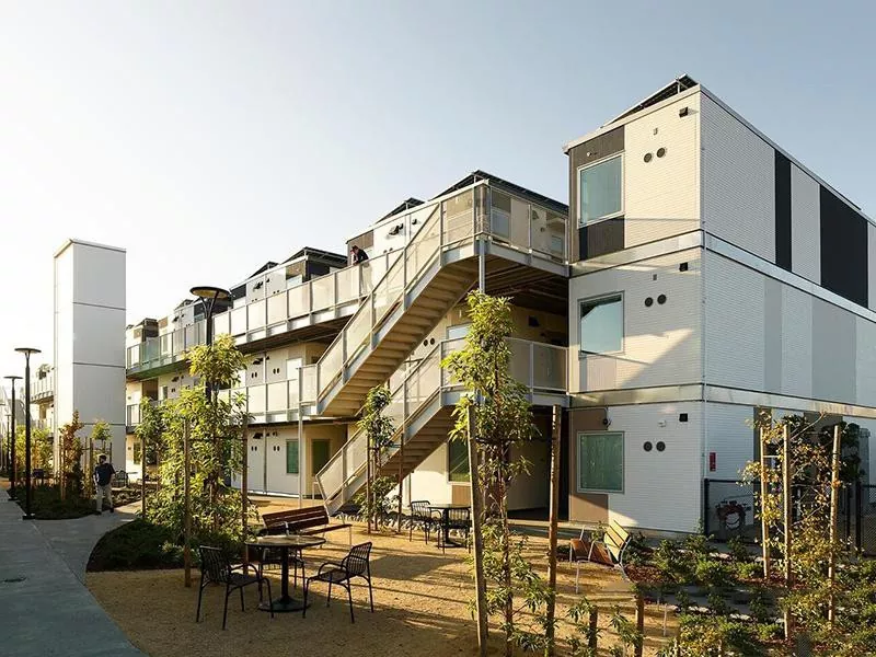 Prefabrikkerte containerhus med flere etasjer